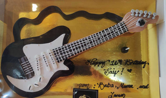 Customized Guitar Cake